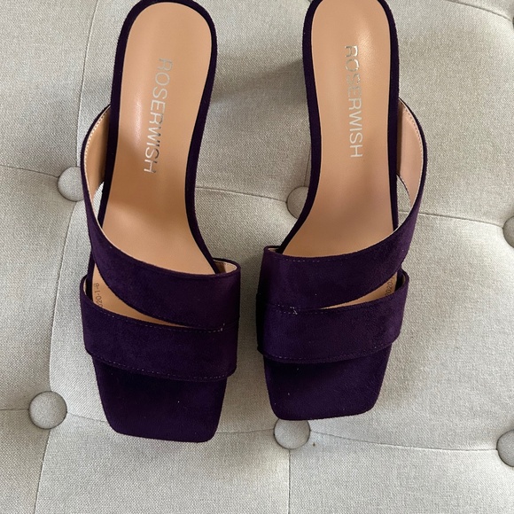 Suede eggplant, purple slide on sandals super comfortable - Picture 1 of 3